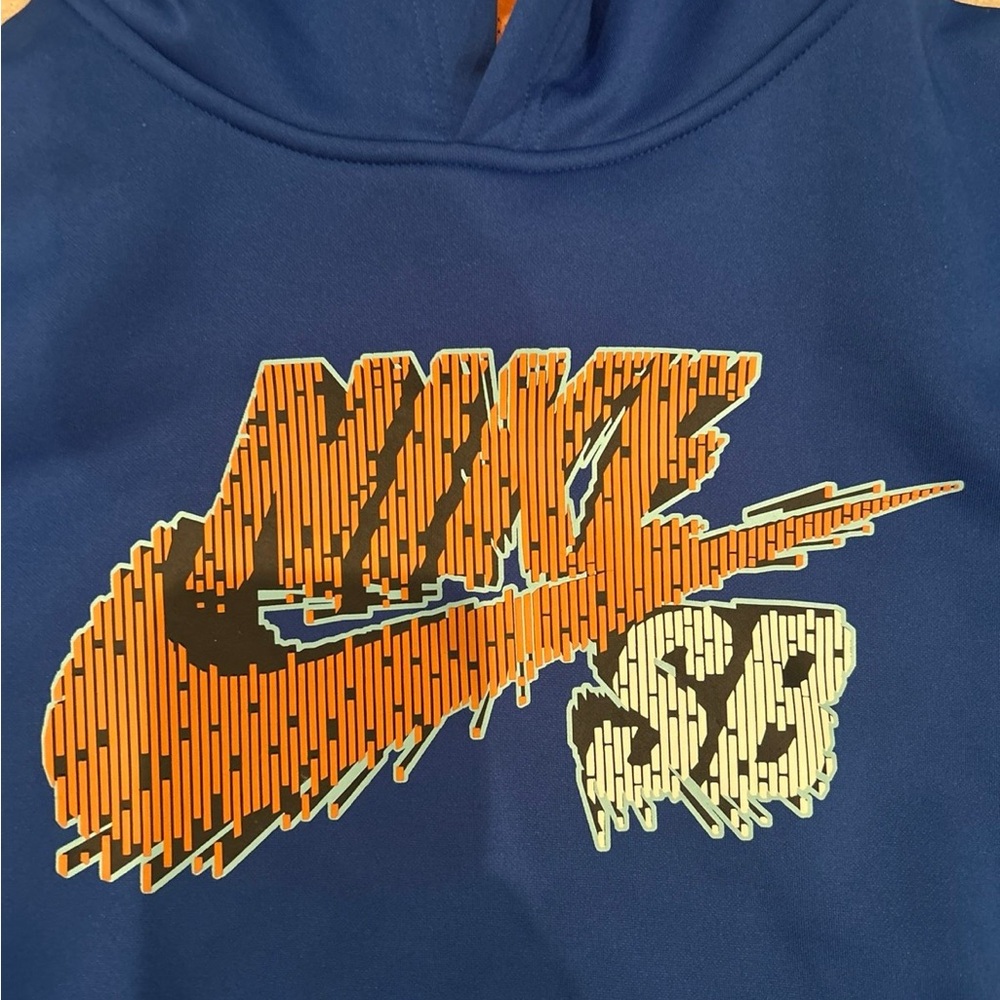 (Sold) Nike ThermaFit Pullover Hoodie Kids Size - S - 8-10 - Picture 3 of 4